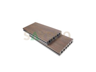 Composite en bois et en plastique Co-extrusion Plateau de plancher décoratif extérieur 138 * 23mm plancher de carreaux de bois