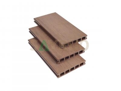 Terrasse extérieure en composite bois-plastique creux, anti-UV, grain de bois gaufré profond, texture 3D