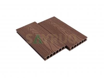 Terrasse extérieure en composite bois-plastique, projet écologique d'extérieur, grain de bois gaufré 3D, trou circulaire