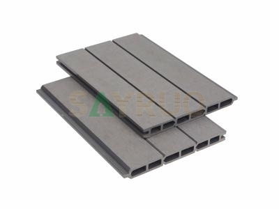 Panneau de clôture classique creux en WPC - Surface doublement rainurée et poncée, pour des panneaux de clôture robustes et offrant une grande intimité.