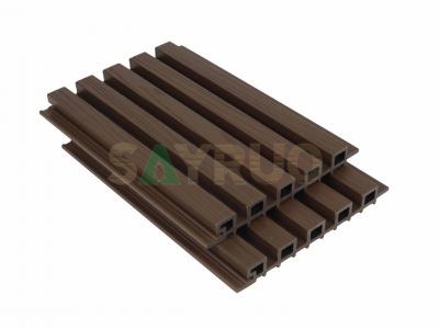 Panneau mural commercial en WPC creux co-extrudé - Design mural exceptionnel et surface à lattes pour façades extérieures modernes