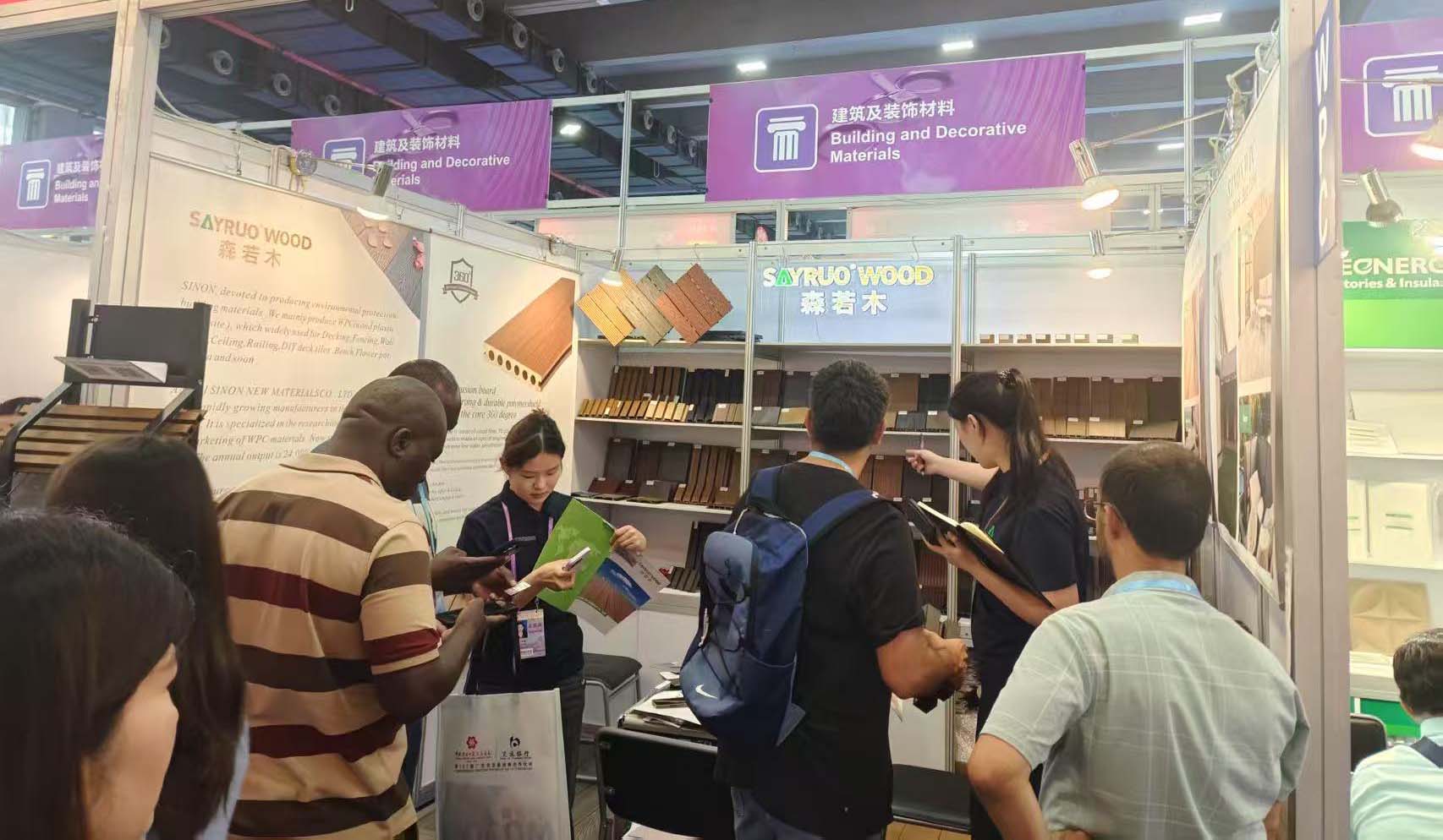 Les produits Sinon WPC suscitent un intérêt considérable à la 137e Foire de Canton
